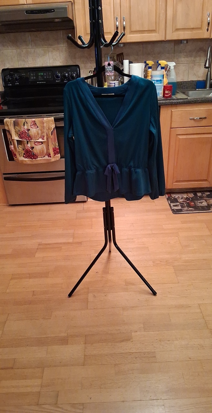 Long-Sleeve V-Neck Tie-Front Blouse in Teal